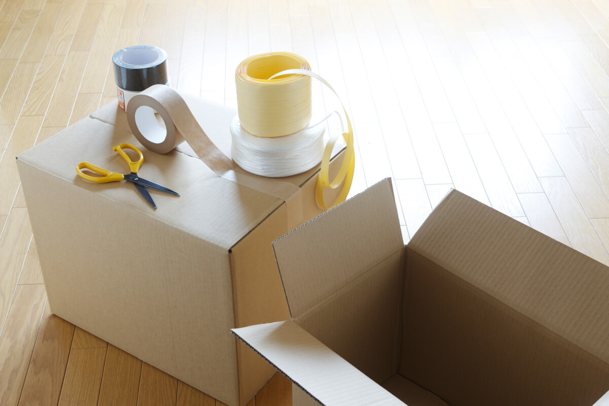 引っ越し用の段ボールと必要な小物